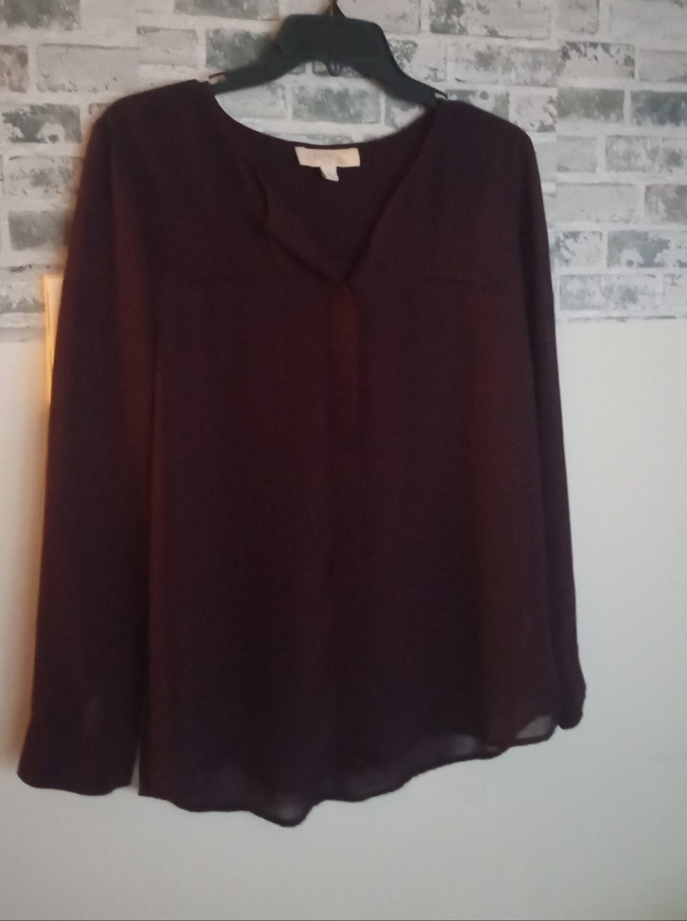 Women's Long-Sleeve V-Neck Blouse - Plum